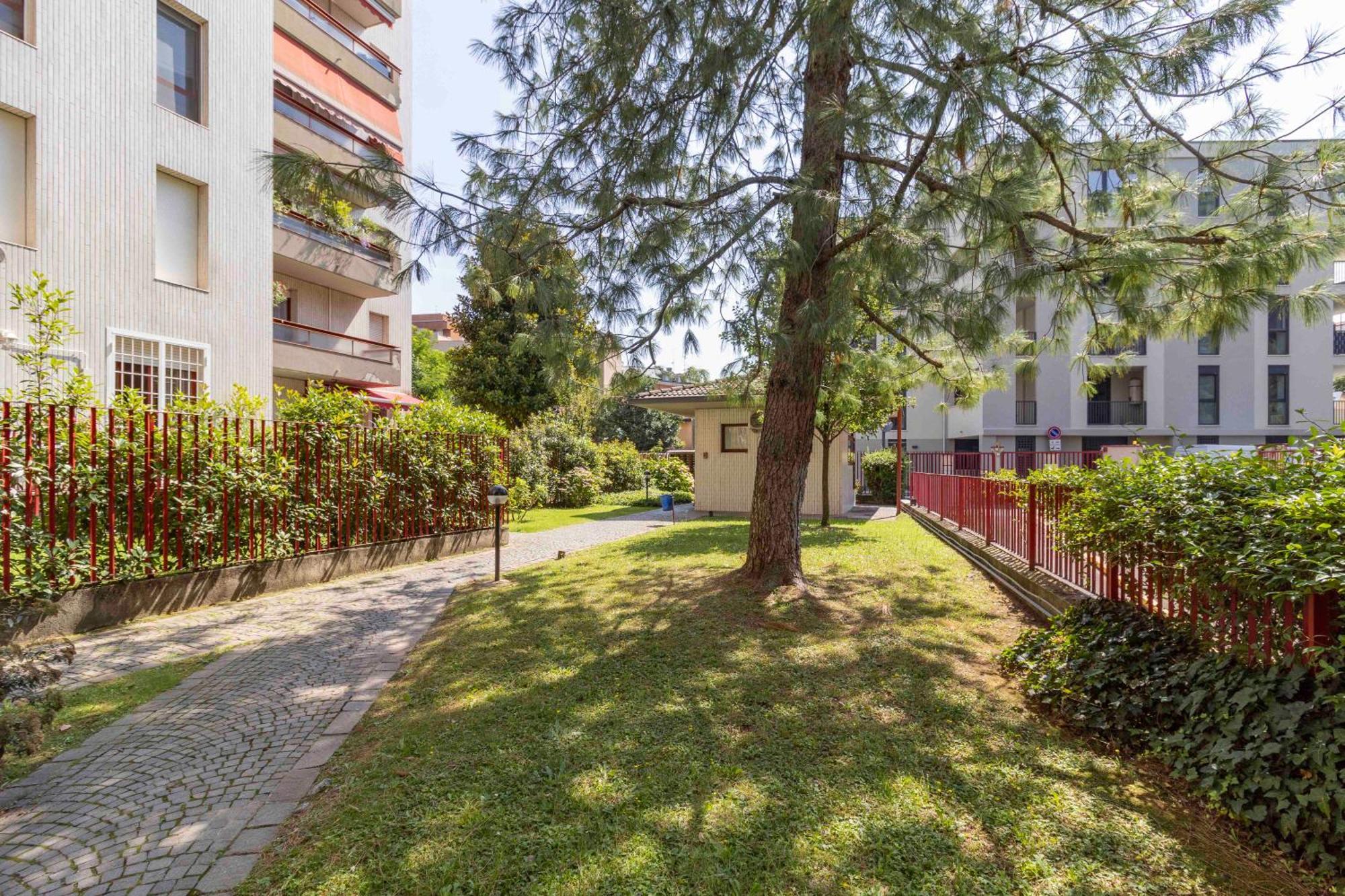 Bright House - Carozzi Milan